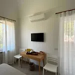 Le Tre B فندق مبيت وإفطار أناكابْري